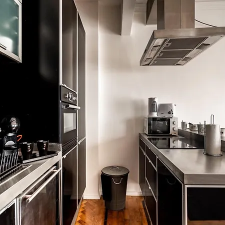 Akicity Santos Raven * Lisboa